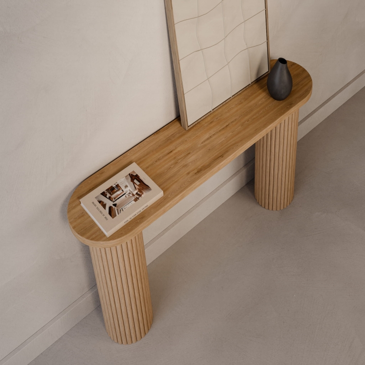 Wooden console with grooved legs, ideal for the entrance